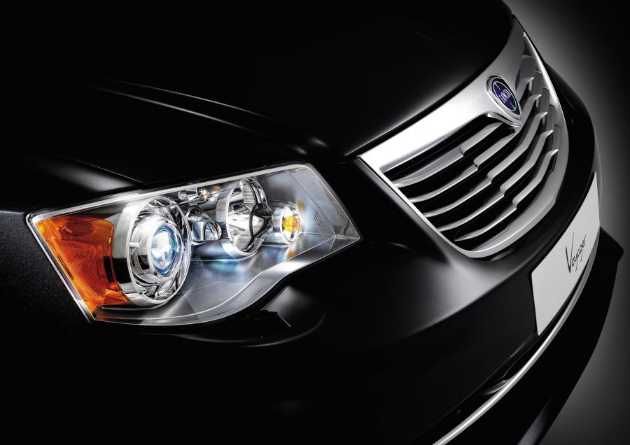  Lancia Voyager 2011 года  (фото 5 из 66)